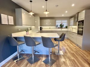 Kitchen/Diner- click for photo gallery